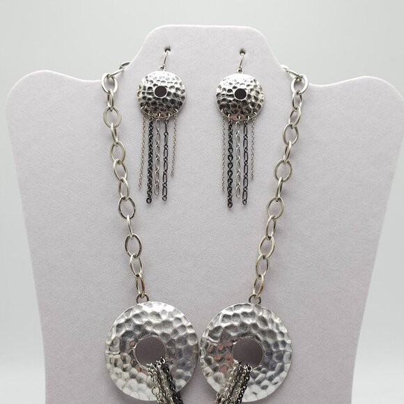 Hammered Silver Tone Necklace Earrings Set With Chain Tassels Laura Ashley - Picture 4 of 7